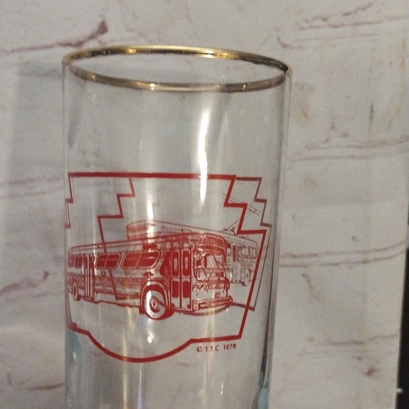 Vintage 1978 TTC Toronto Transit Commission Glasses Tumblers Red & Gold - Picture 6 of 9